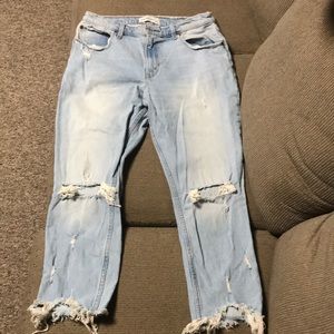 Abercrombie distressed High rise mom jean